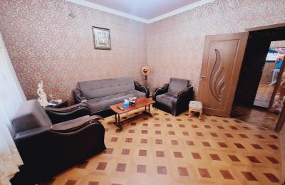 A 2-room apartment is for rent in the 3rd part, near Garegin Nzhdeh metro station