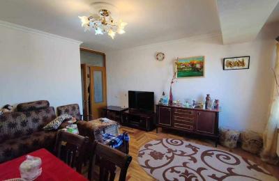 A 3-room apartment is for sale in Avan, Charents district