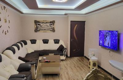 В Раздане продается 3-комнатная квартира