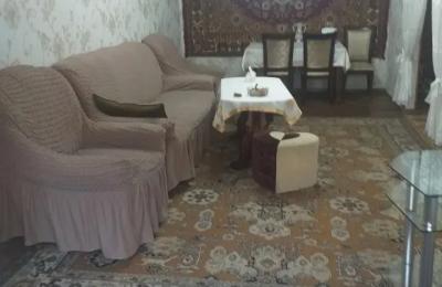 A 2-room apartment is for rent in Kanaker Zeytun