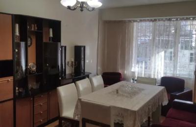 A 2-room apartment is for rent in Arabkir