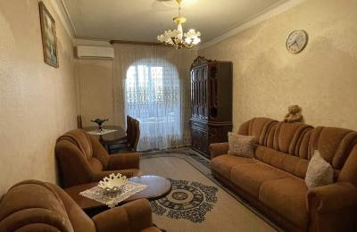 A 2-room apartment, 3 floors, is for sale in Ajapnyak